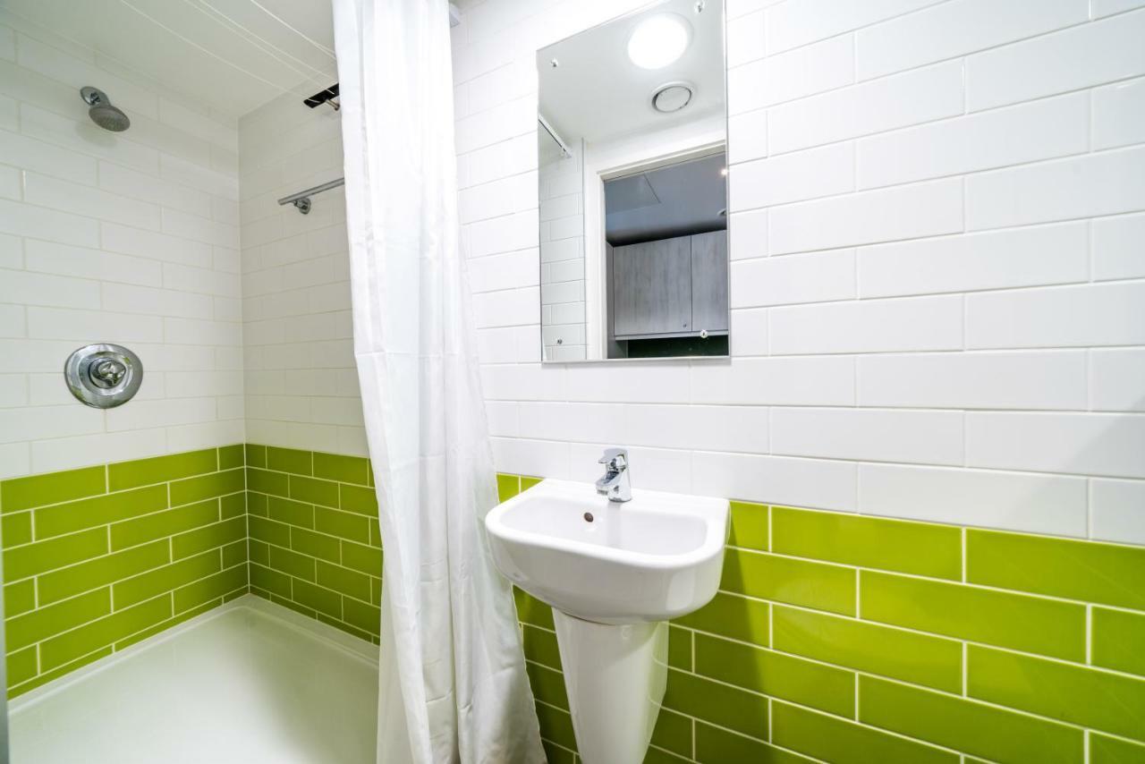 Hashtag Aldgate Campus Accommodation London Ruang foto